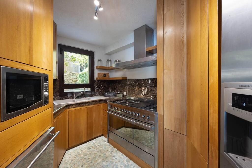 Villa In Gated Community Of Hotel La Reserve Раматюл Екстериор снимка